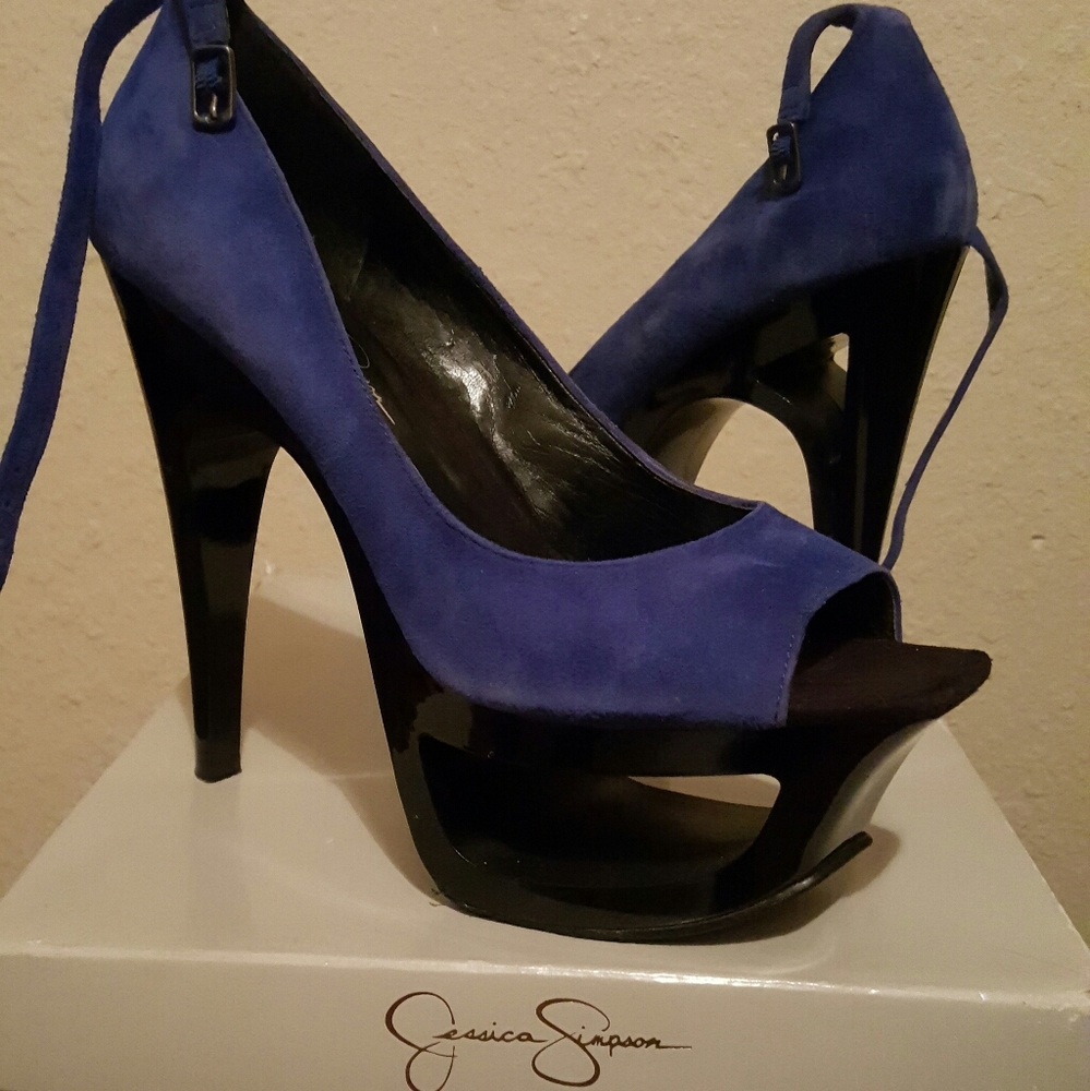 Heels ; Stilettos - Picture 2 of 2
